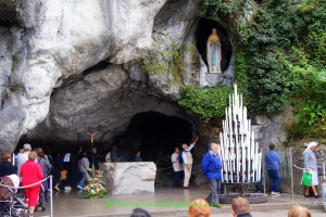 lourdes-grotta