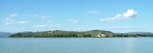 cropped-Isola-Polvese-e-il-Lago-Trasimeno-panorama-paesaggio