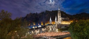 procession-aux-flambeaux-2014-hd-c-p.-vincent-ot-lourdes